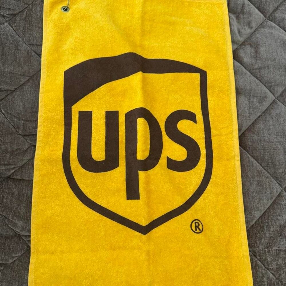 UPS Big Logo Yellow Golf Towel Pro Towels Grommet Hook